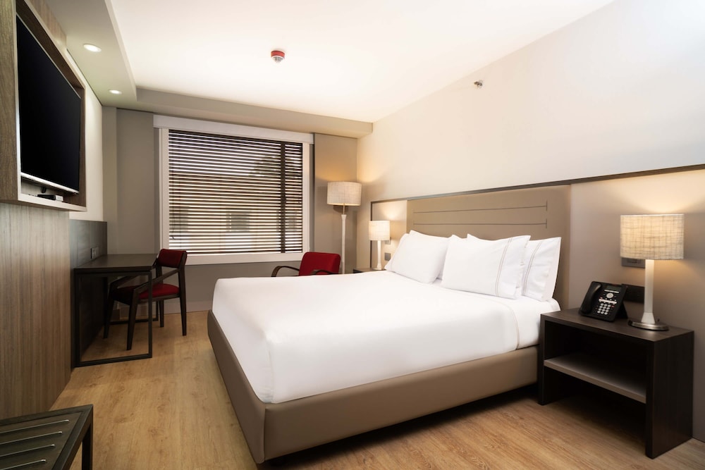 BASIC, QUEEN BED