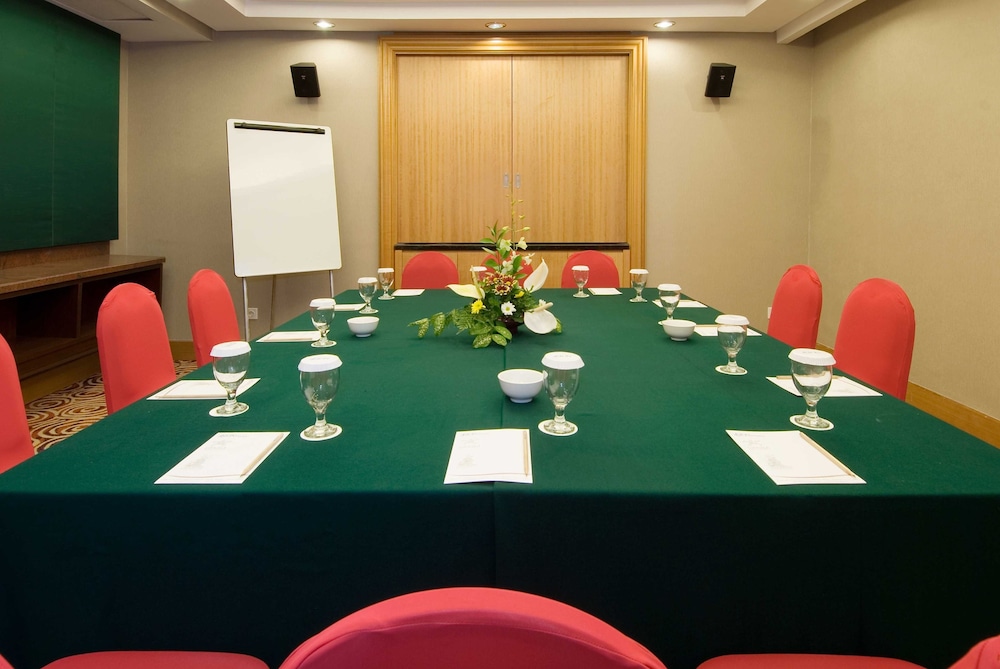 Aston Manado Hotel 37/40