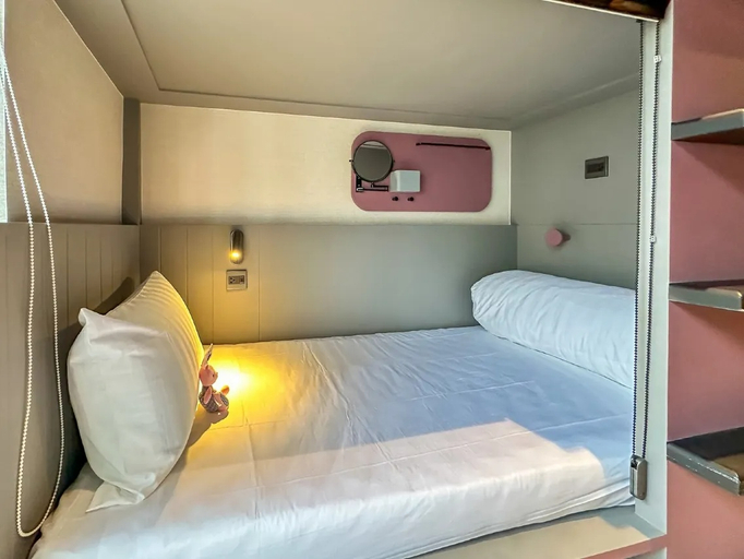 Female Dorm, Female Only, Lower