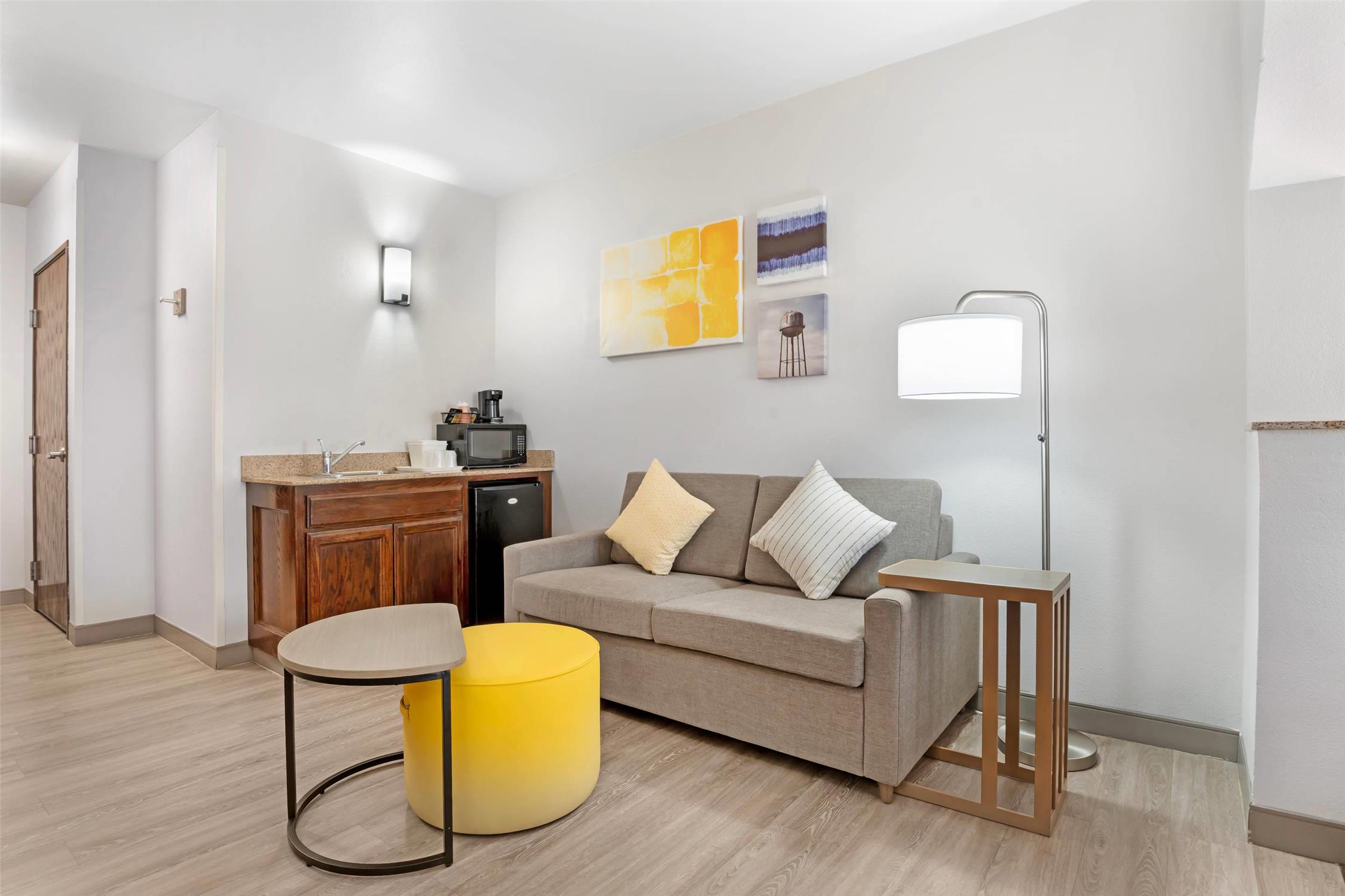 Comfort Inn & Suites Sacramento University Area 8/15