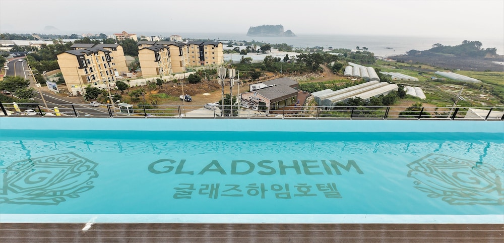 Gladsheim Hotel 5/99