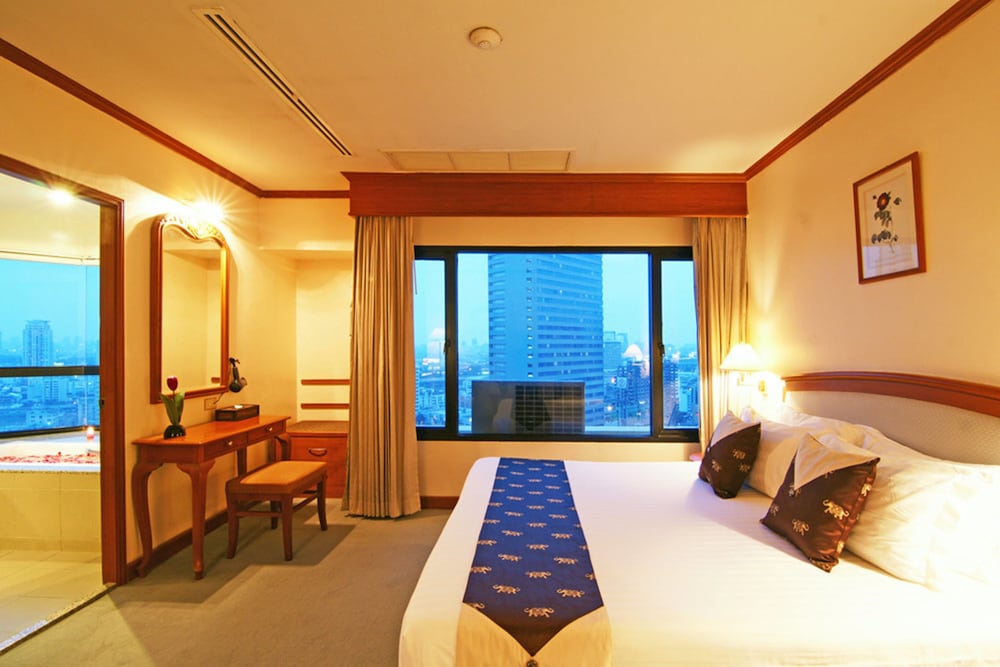 GRAND DIAMOND SUITES 52/71