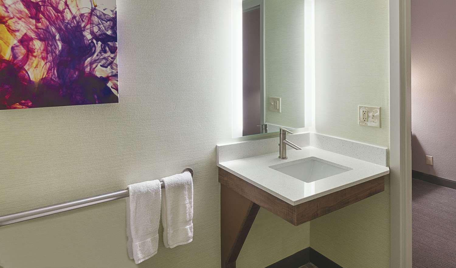 La Quinta Inn & Suites by Wyndham Orange County Airport 51/55