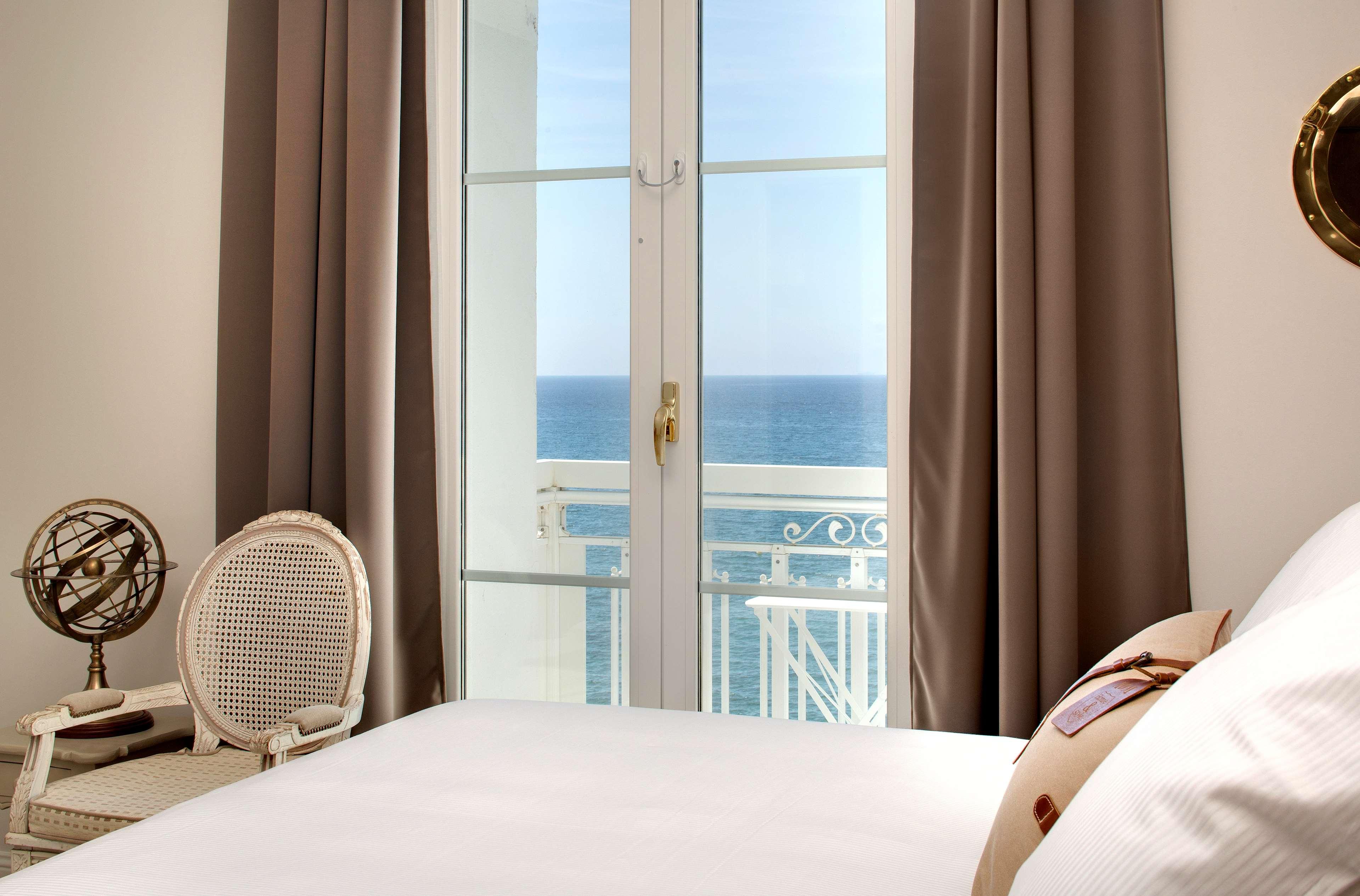 Riviera, Suite, King Bed, Partial Sea View, Accessible
