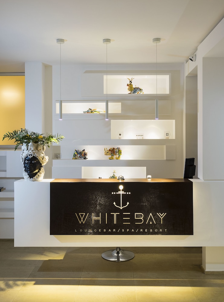 White Bay Resort 7/74