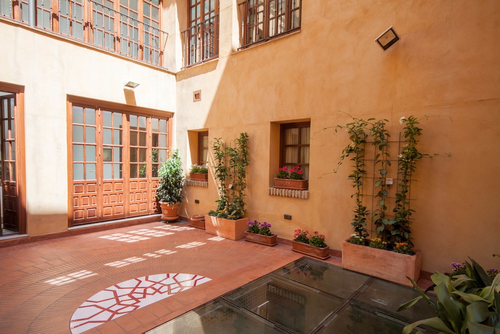 Hotel Boutique Palacio Pinello 70/73