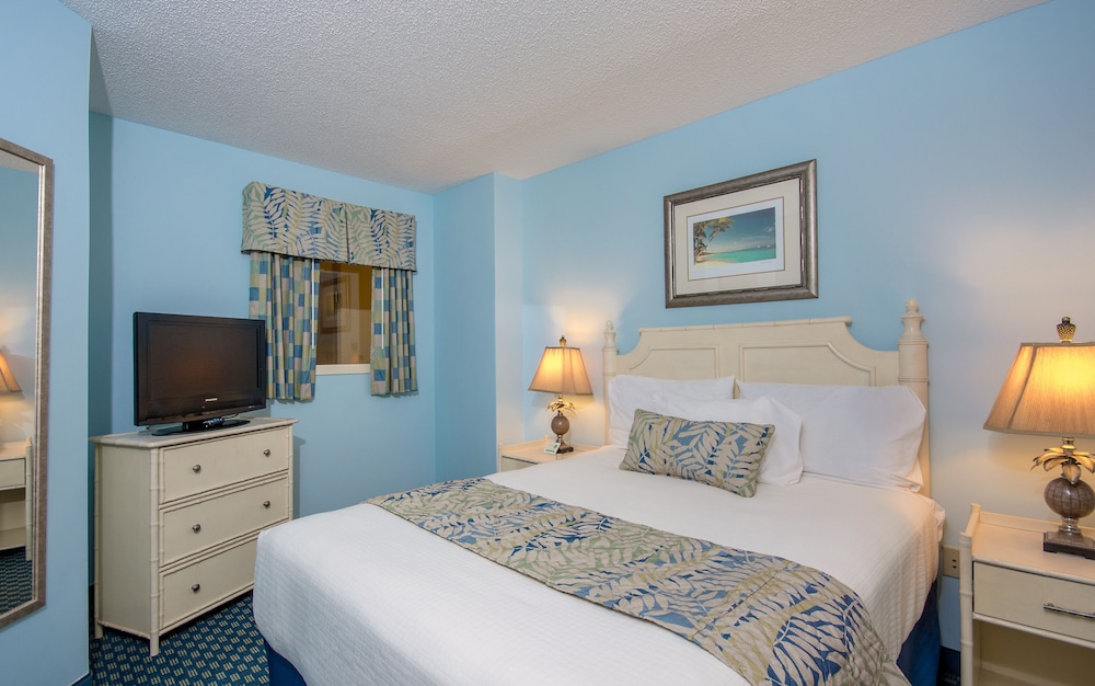 3 Bedrooms, Condo, King Bed, 1 Queen and 2 Double Beds, Ocean Front