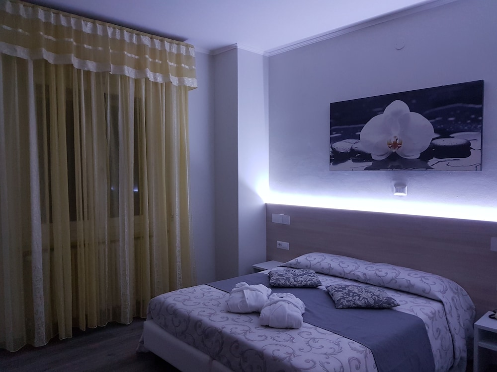 ALBERGO PARADISO 3/39