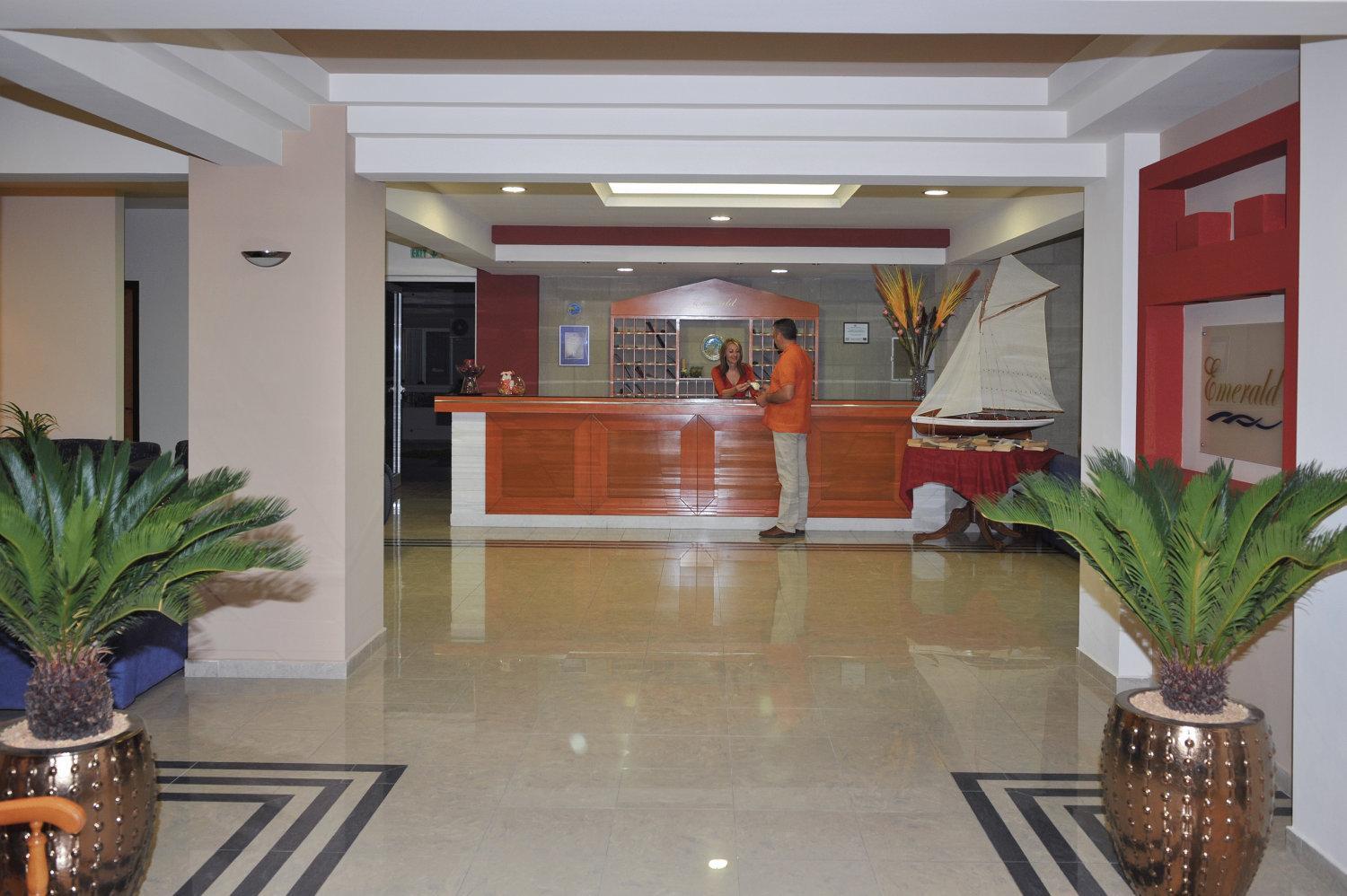 EMERALD HOTEL 2/38