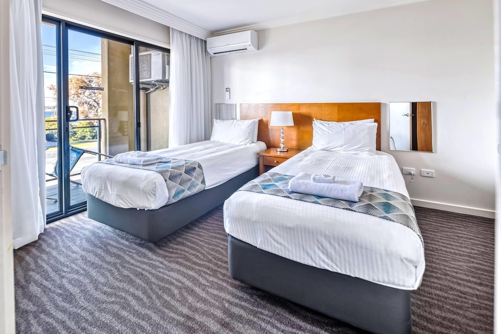 2 Bedrooms, Apartment, Bay View