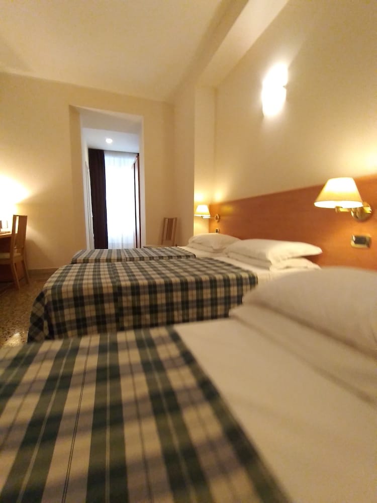 Hotel Principe Eugenio 14/61