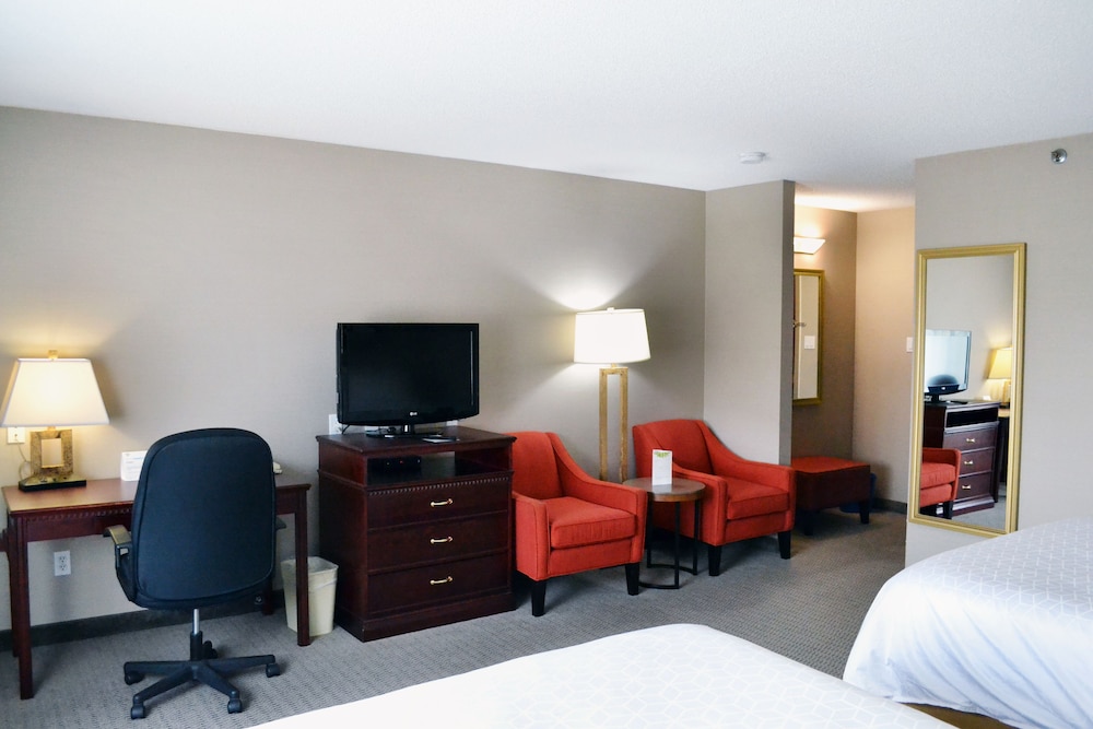 HOLIDAY INN EXPRESS RED DEER 46/68