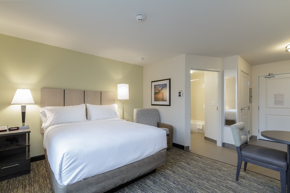 Candlewood Suites Mishawaka 13/42