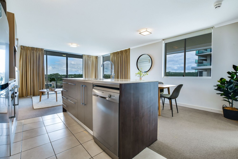 HORTON APARTMENTS 4/50