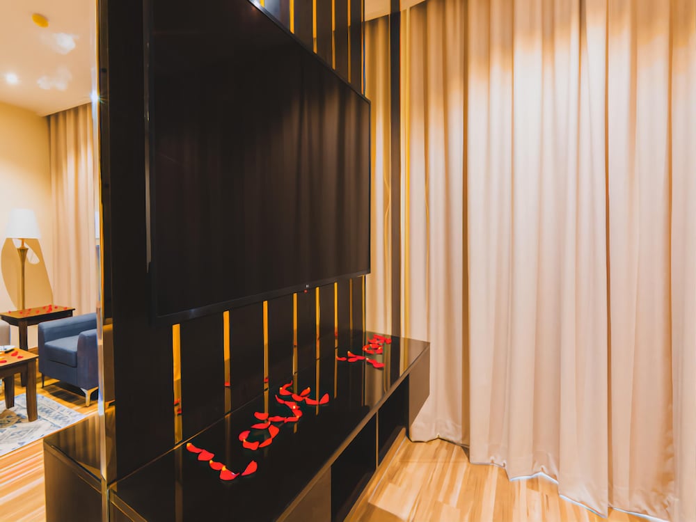 Golden Ship Hotel photo2