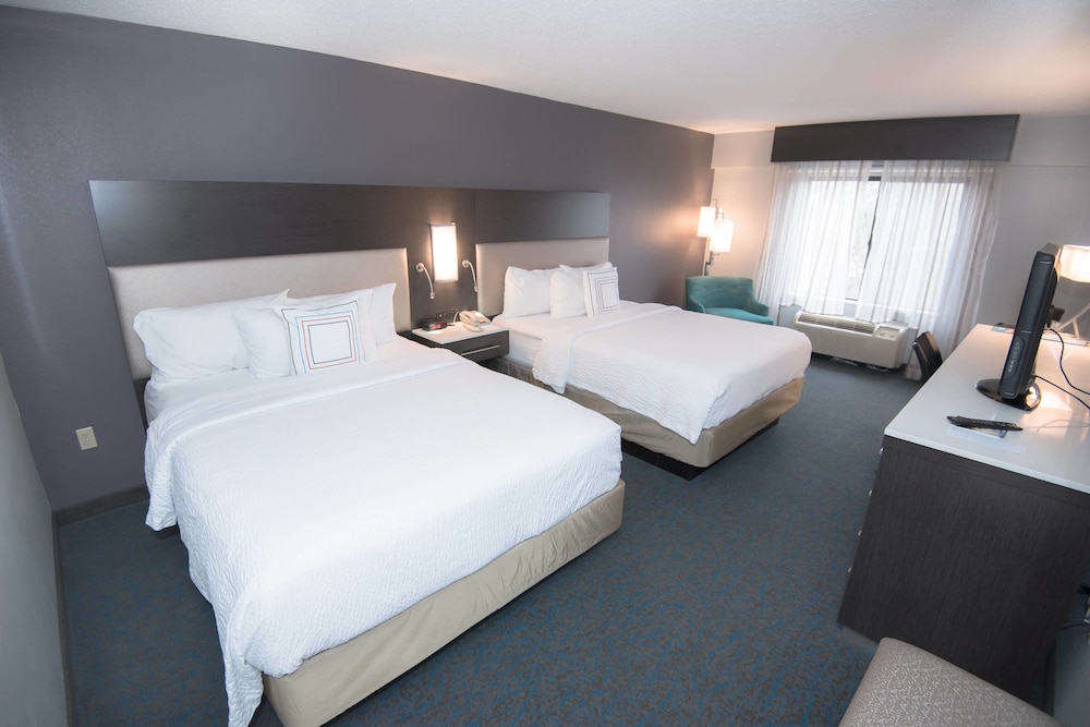 Fairfield Inn And Suites By Marriott Atlanta Airport North 15/32