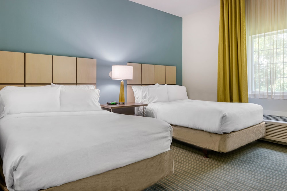 Candlewood Suites Fort Myers - Sanibel Gateway, an IHG Hotel 13/43