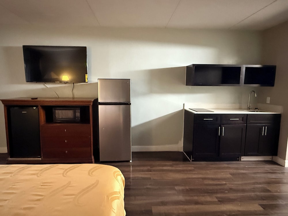 Paris Inn and Suites 36/40
