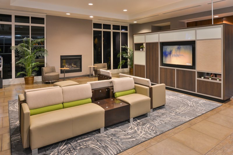 Holiday Inn Kansas City Airport 20/42