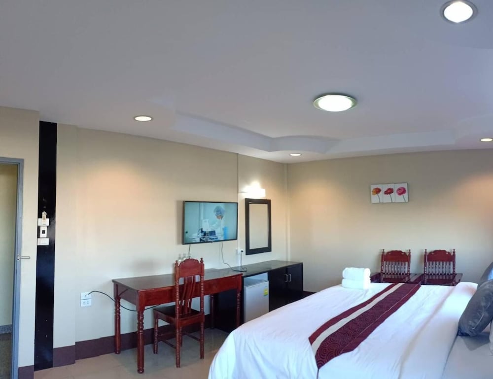 Submukdaphoomplace Hotel 42/50