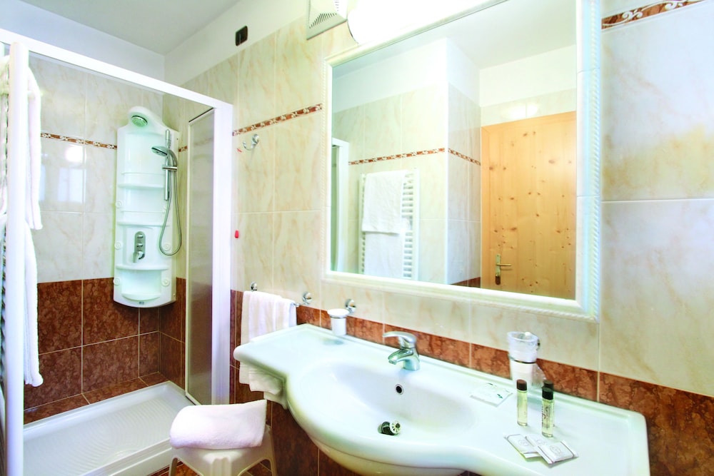 HOTEL IL CAMINETTO 44/44
