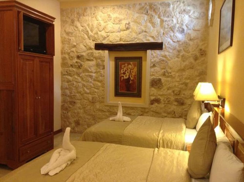 Cancun International Suites Ex Mallorca Hotel And Suites 3/35