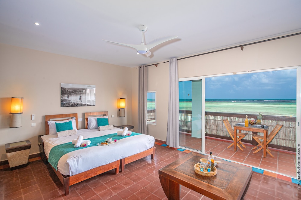 1 Bedroom, Apartment, King Bed, Ocean Front, Sofa