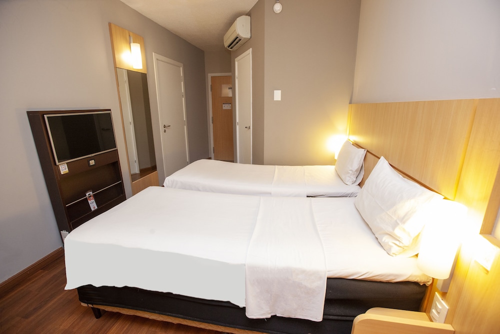 Ibis Recife Boa Viagem 13/65