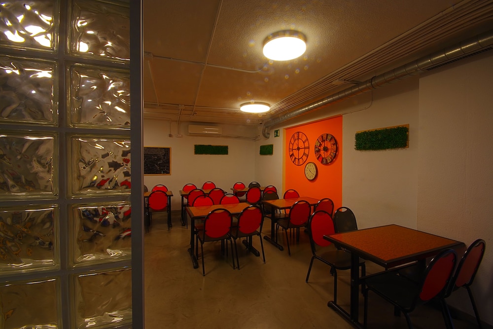 All Iron Hostel 29/50