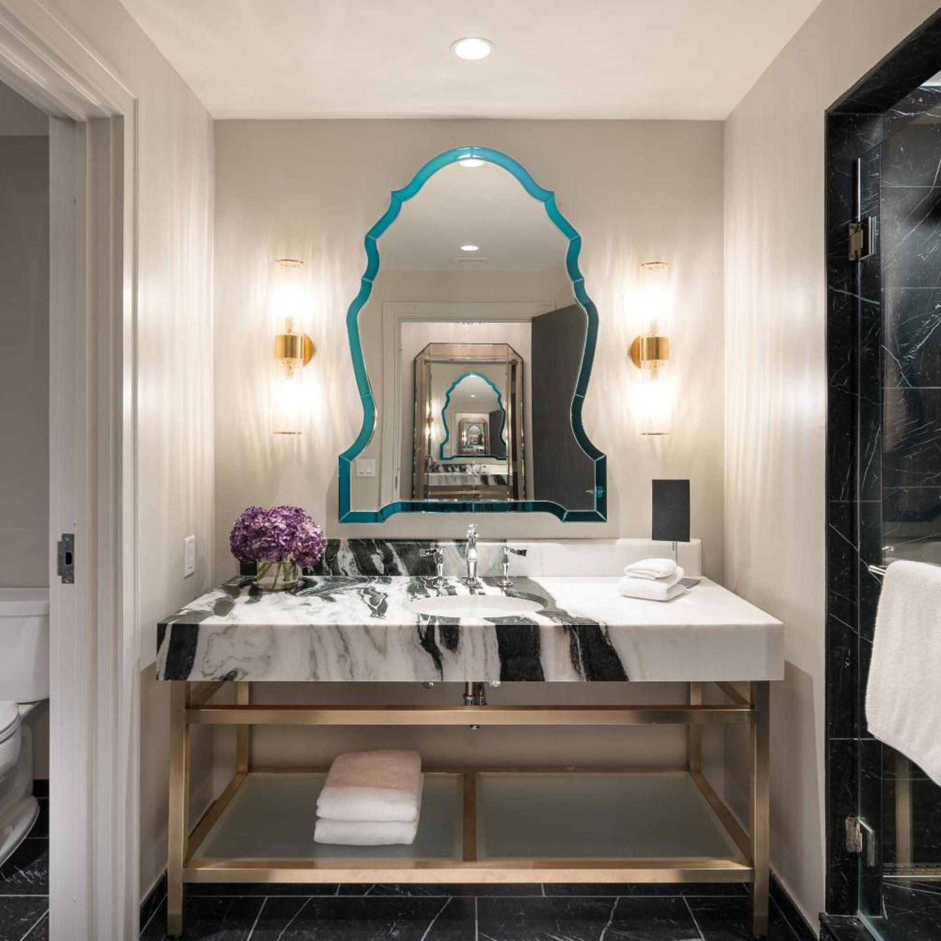 غرفة بسرير كينج بشرفة بإطلالة، Grand Bohemian Hotel Charlotte Autograph Collection 9/9