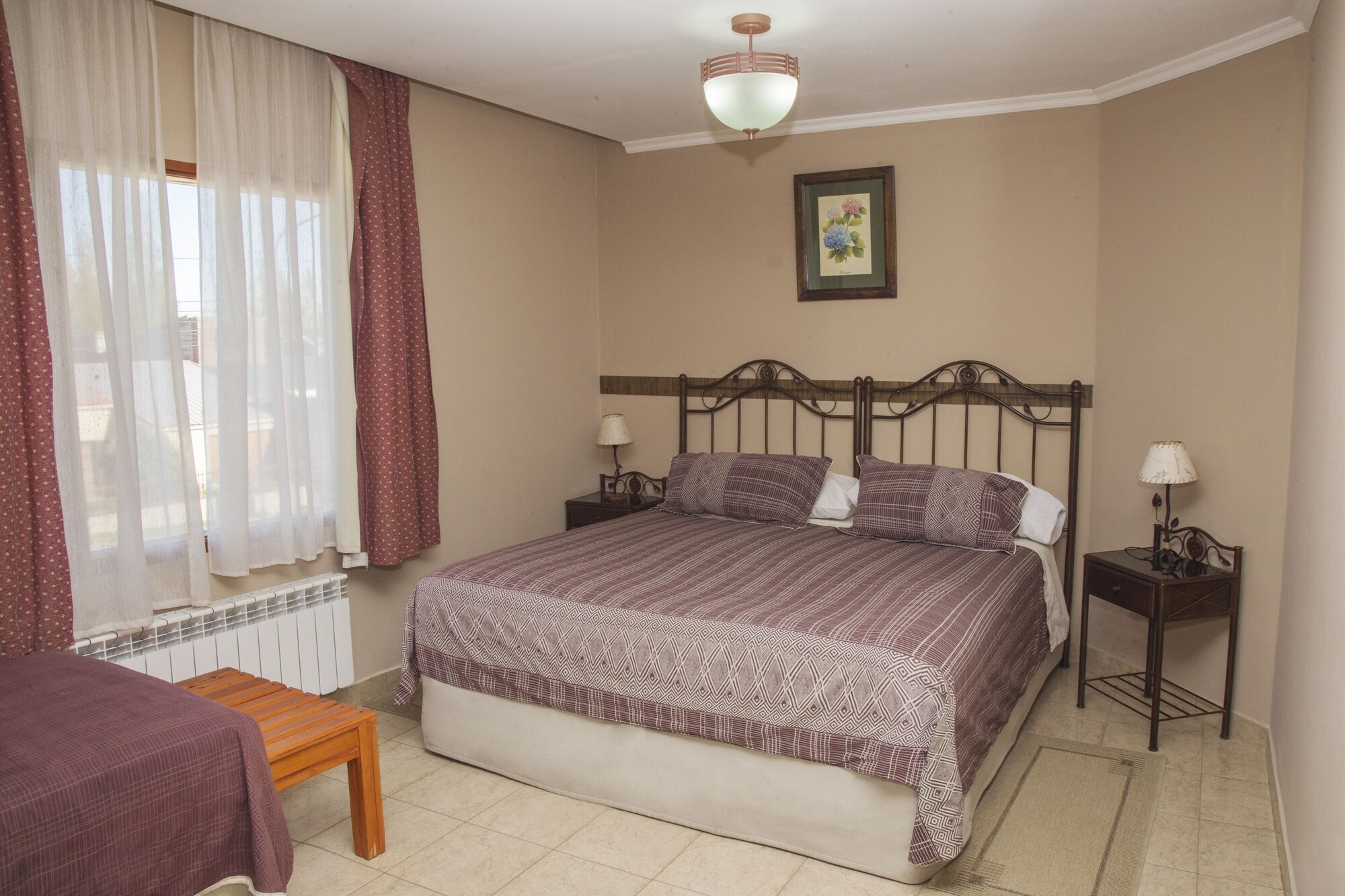 ROOM, DOUBLE BED