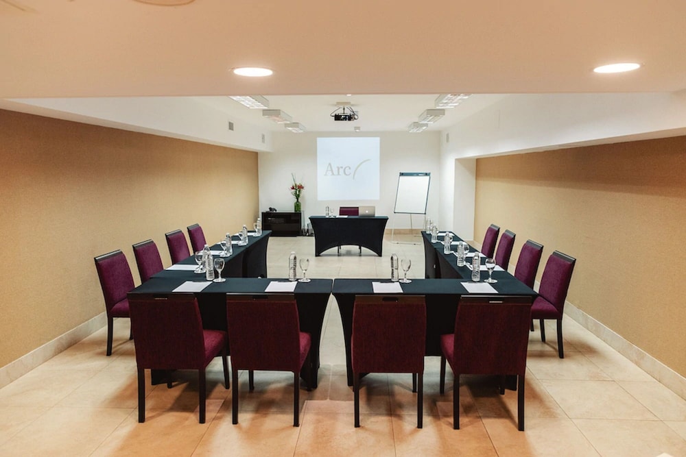 Arc Recoleta Boutique Hotel and Spa 63/68