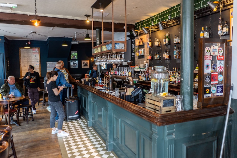 Publove the Green Man Hostel 7/32