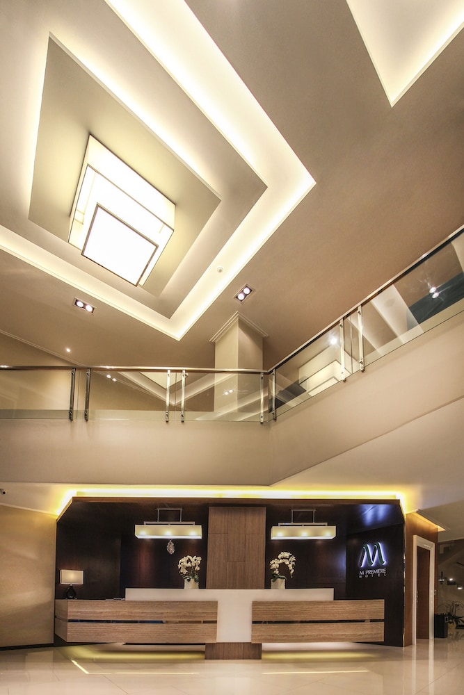 M Premiere Hotel 4/42