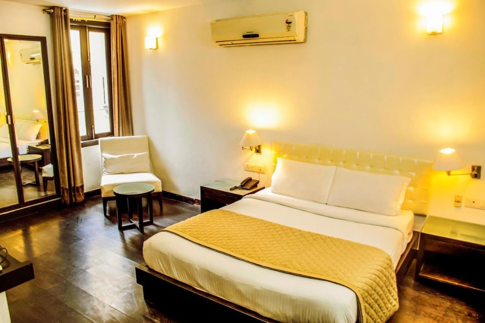 FabHotel Anutham Saket 19/36