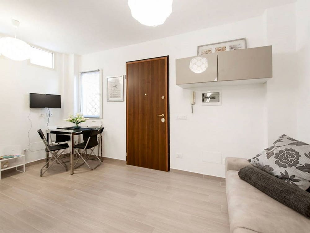 Private Luxury Suite 19/69