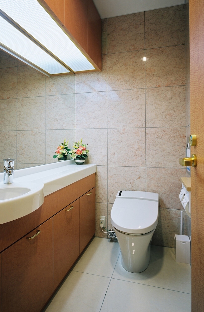 Toyoko Inn Kanazawa Kenrokuen Korinbo 12/69