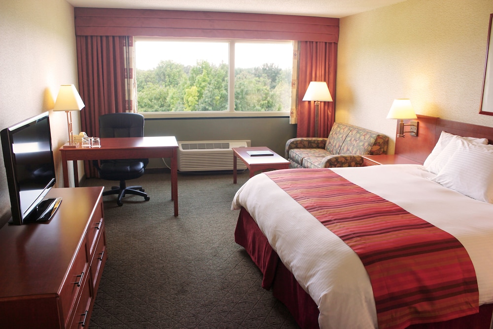 Gateway Hotel and Conference Center 15/53