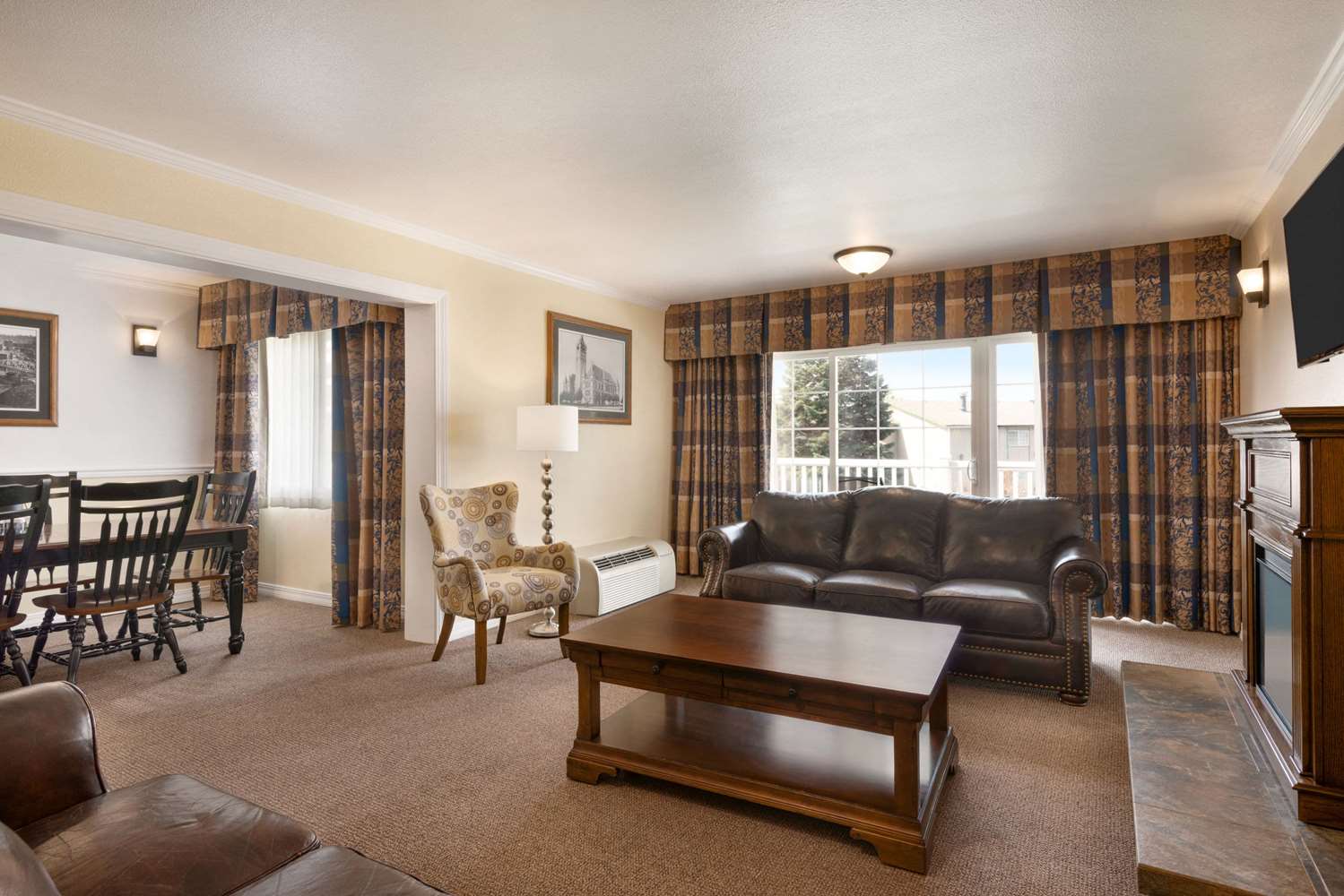 Ramada by Wyndham Spokane Airport 10/34