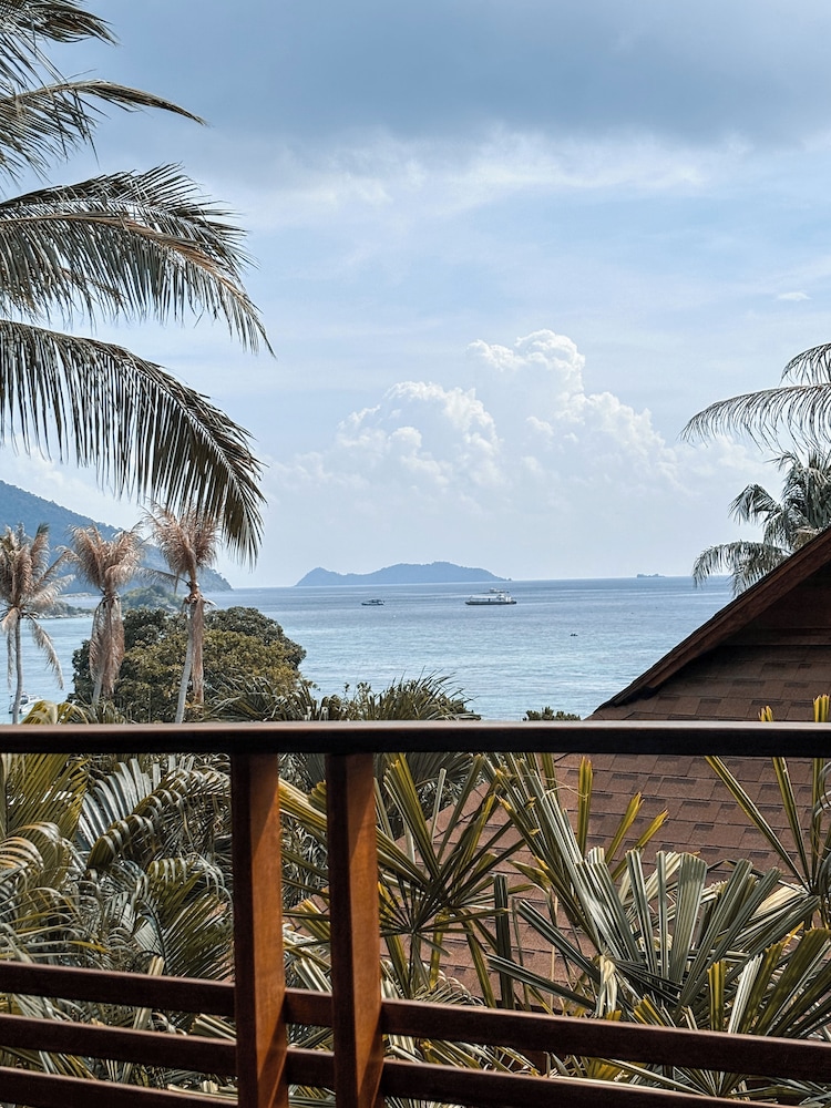 Ten Moons Lipe Resort 35/50