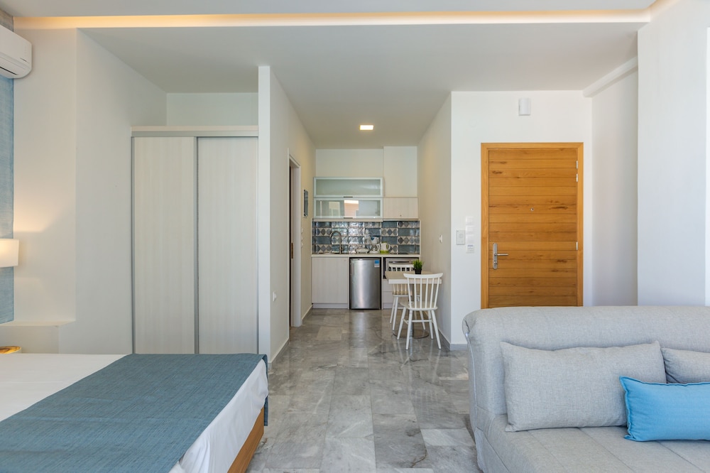 Meltemi Coast Suites 38/68