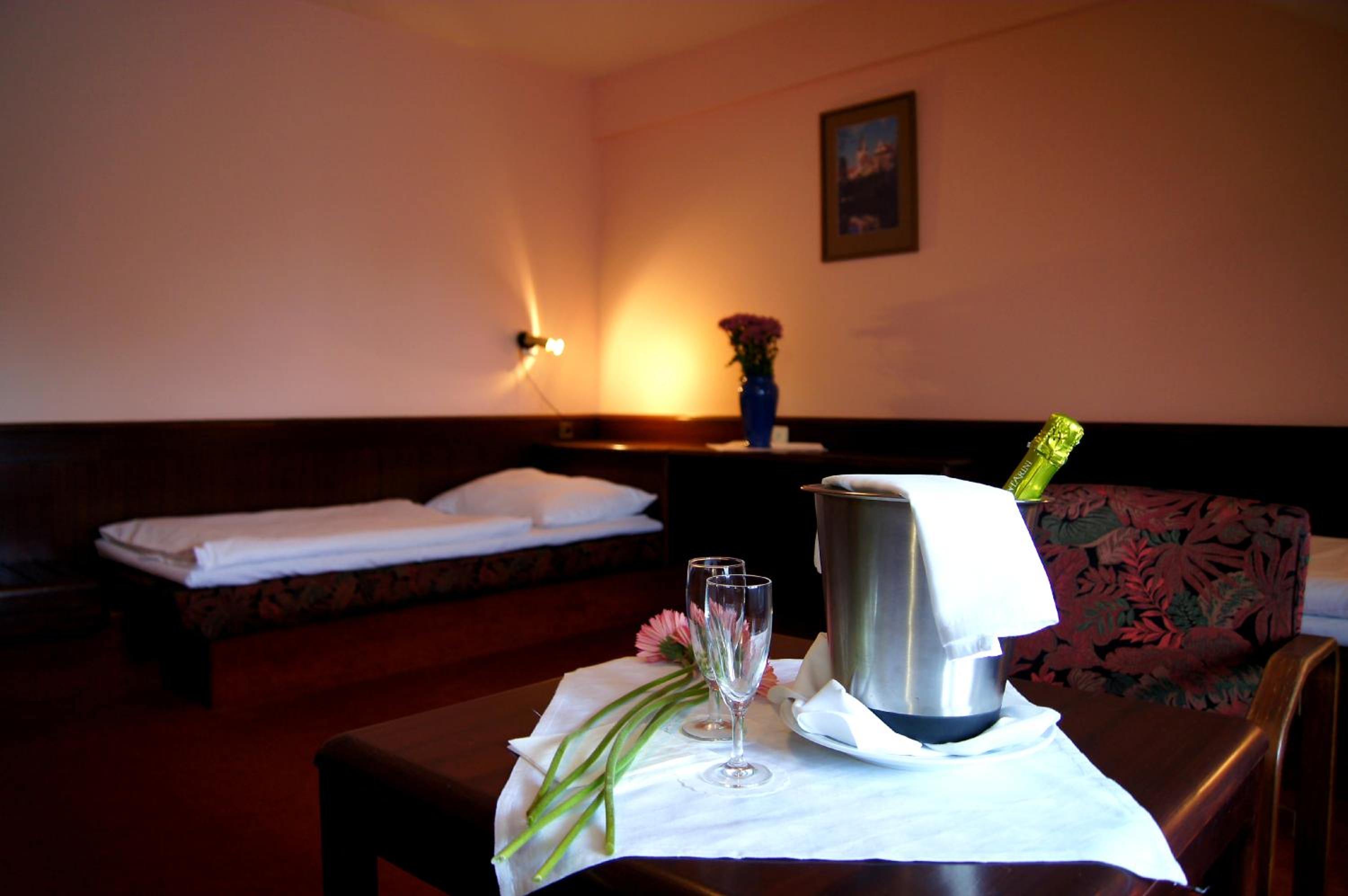 Floret Hotel 13/50