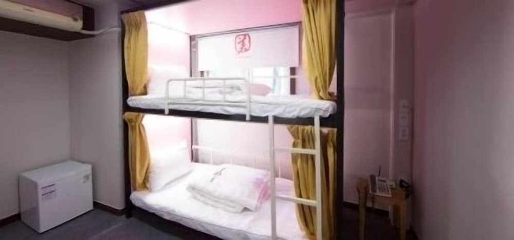 Calli Hostel 32/33