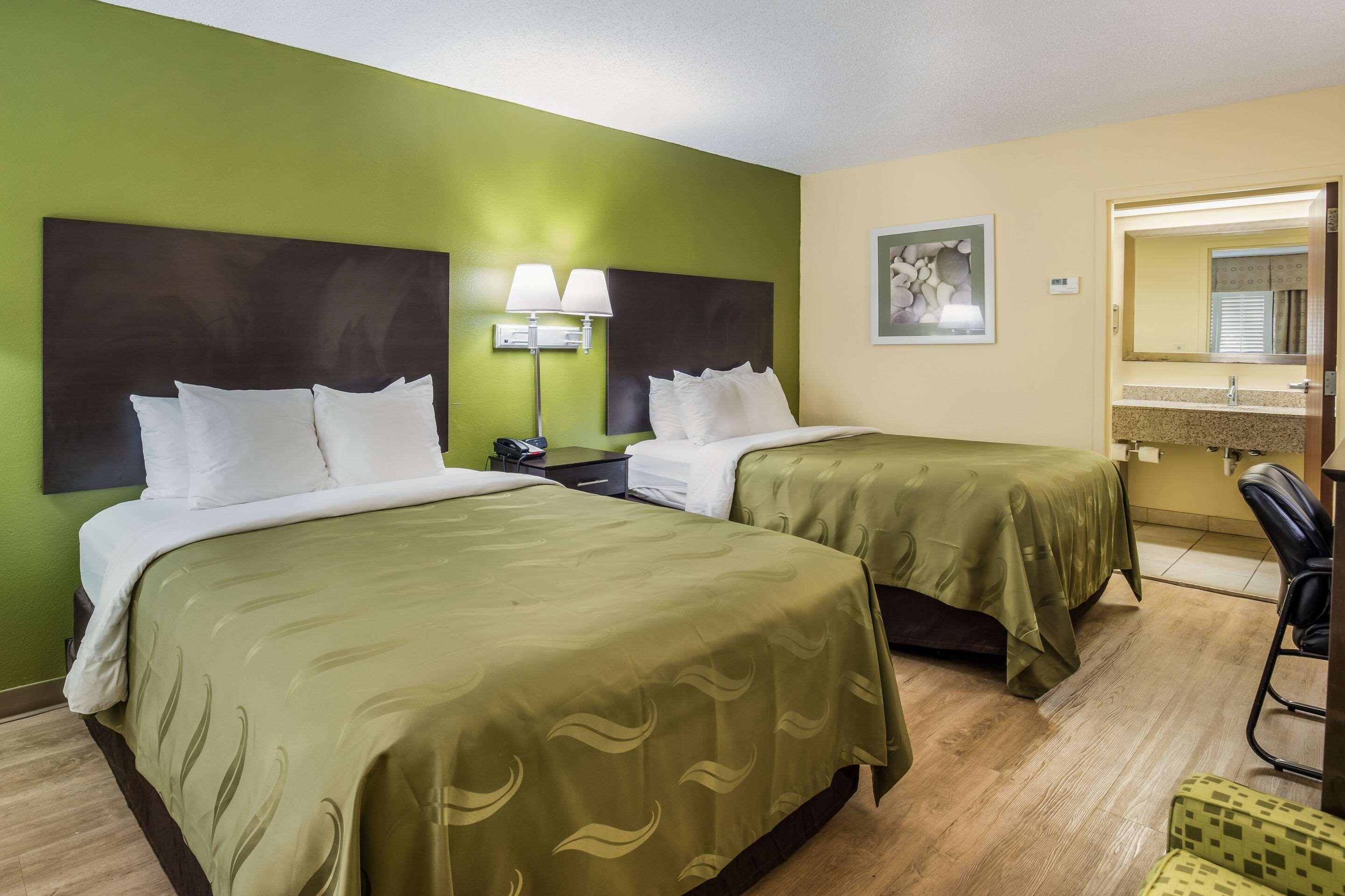 Efficiency, 2 Queen Beds