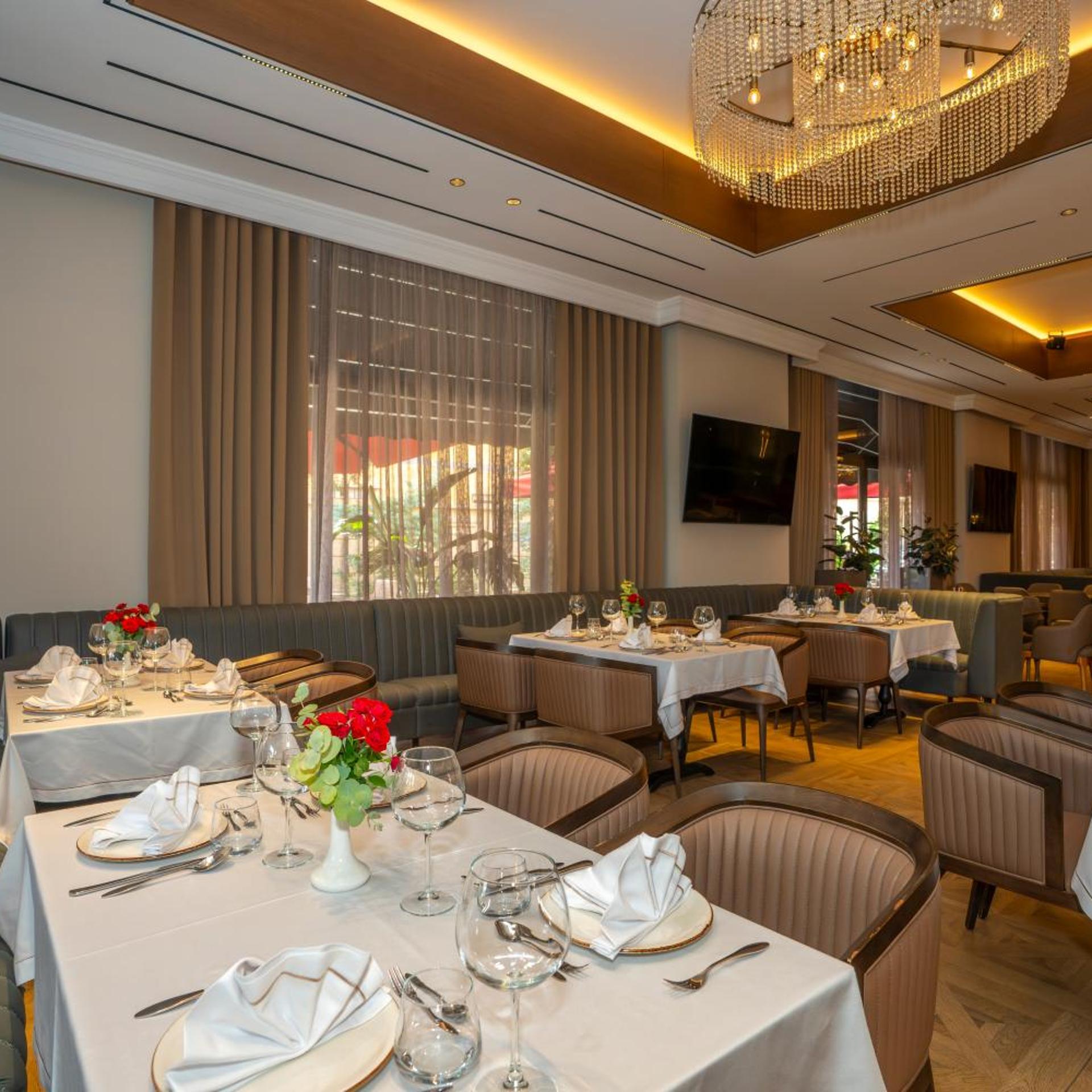 Hotel Mozart 54/70