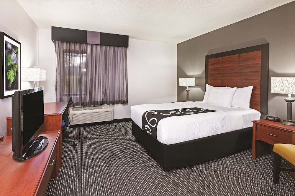 La Quinta Inn & Suites by Wyndham N Little Rock-McCain Mall 20/63