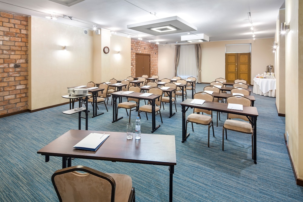 Bonum Hotel 44/47