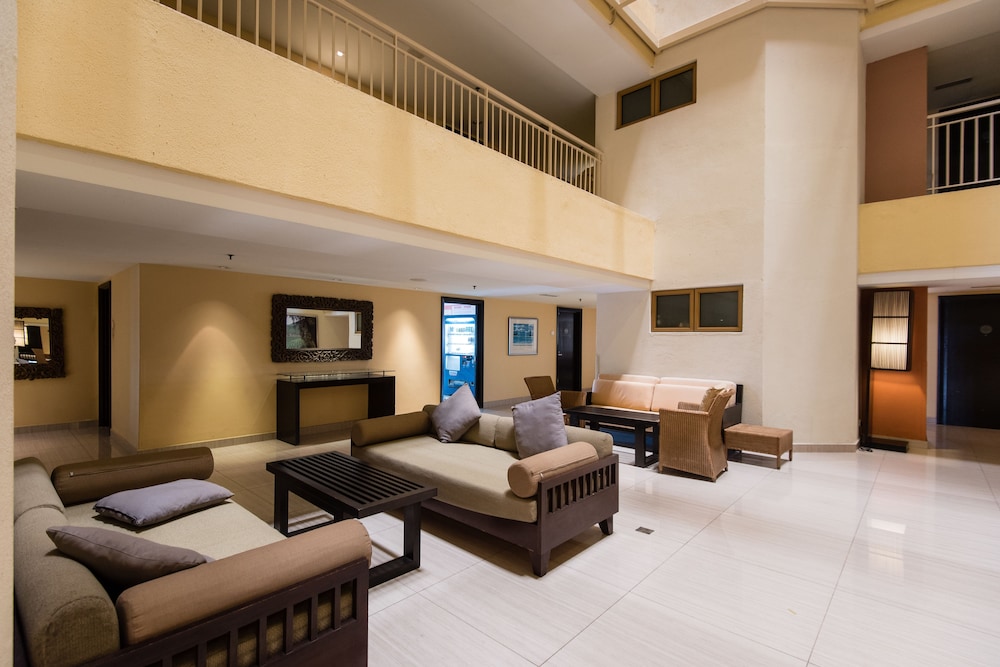 W Studio Resort Suites At Pyramid Tower 18/37