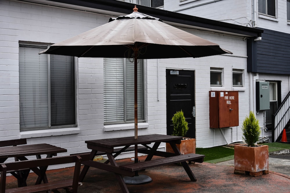 HOBART TOWER MOTEL 32/43