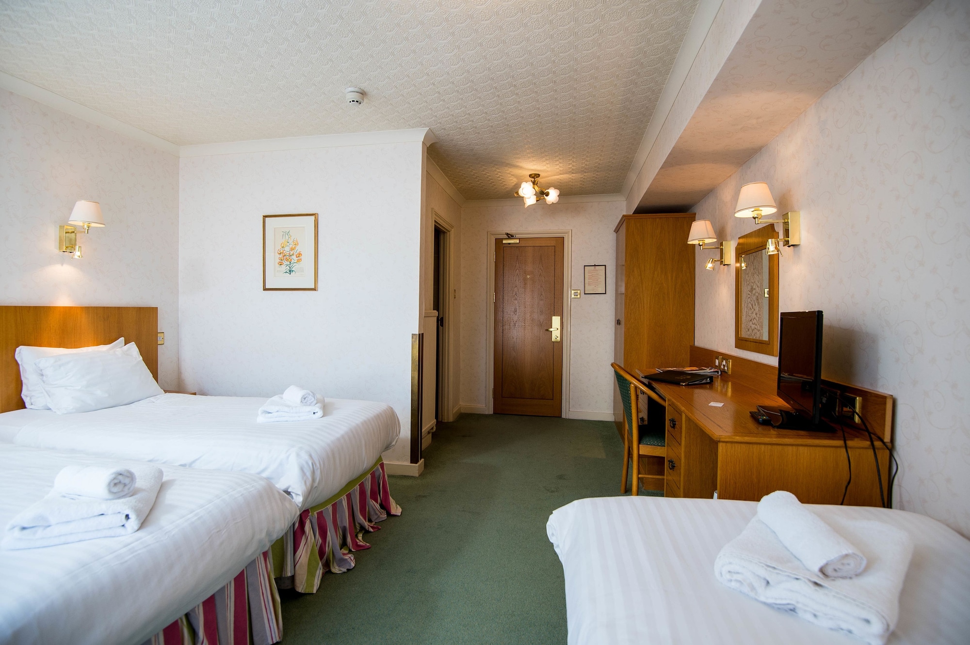Family, Quadruple, 1 Double and 1 Single Bed 2/10